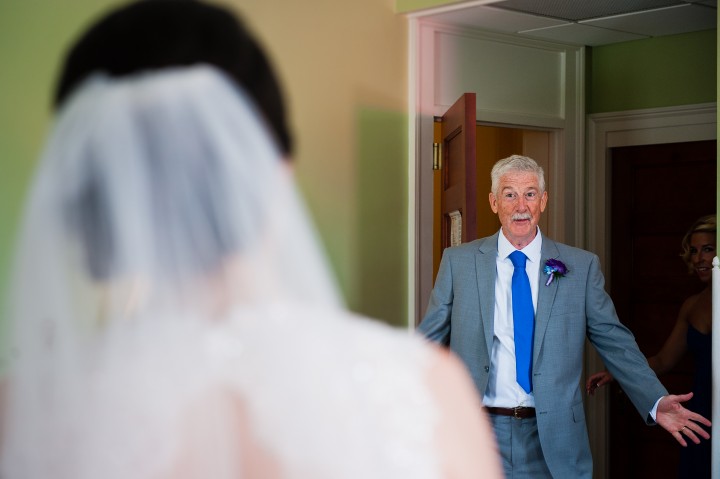 Bride and her dad see each other for the first time 