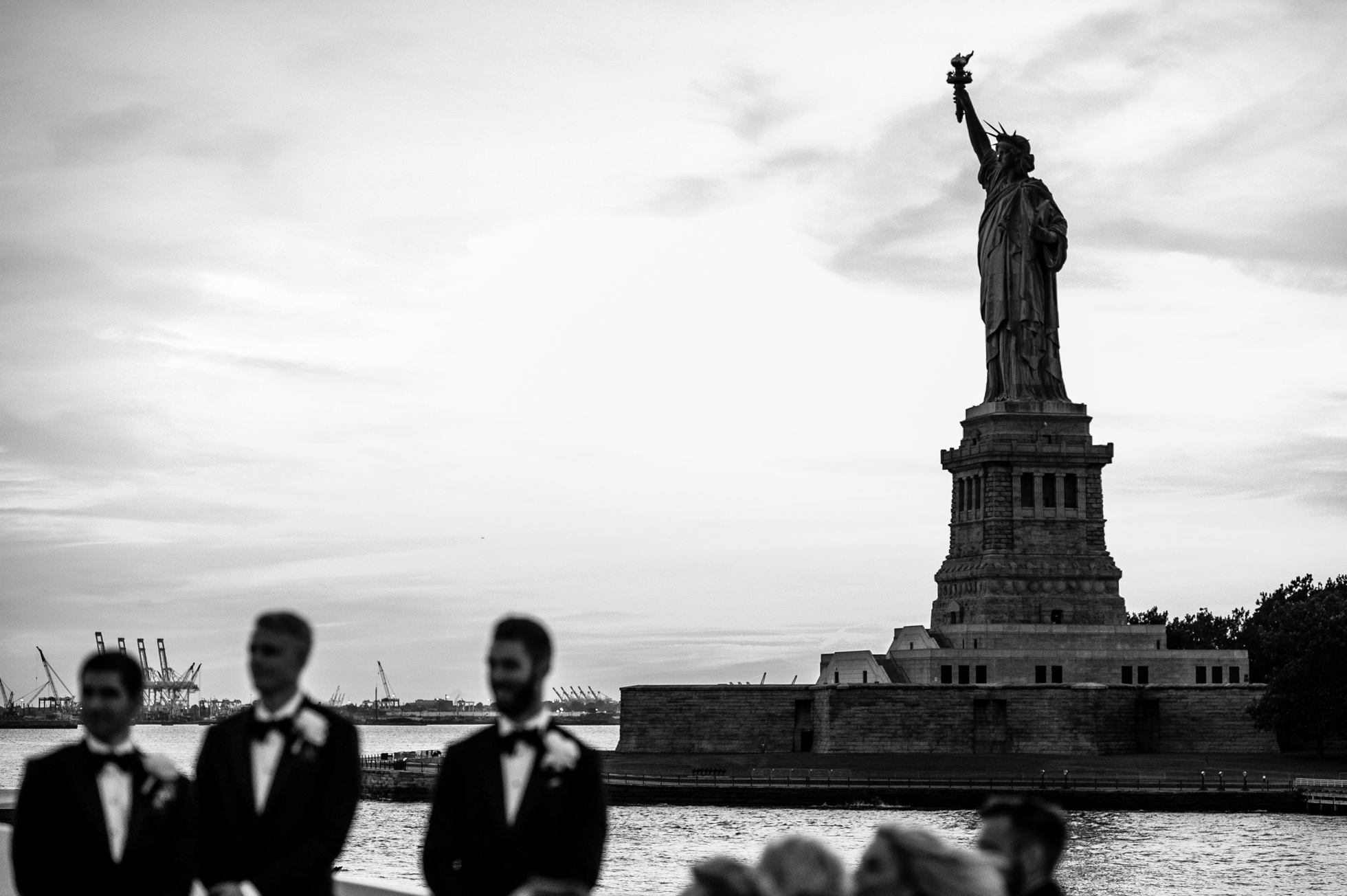 A Luxury Yacht Wedding in NYC | Sunset ceremony on The Atlantica