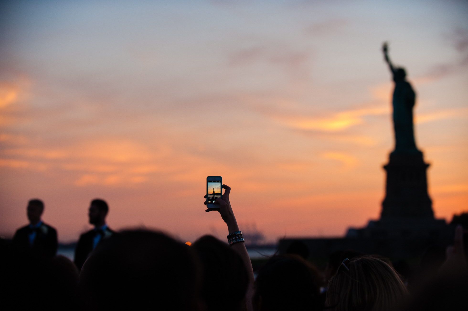 A Luxury Yacht Wedding in NYC | Sunset ceremony on The Atlantica