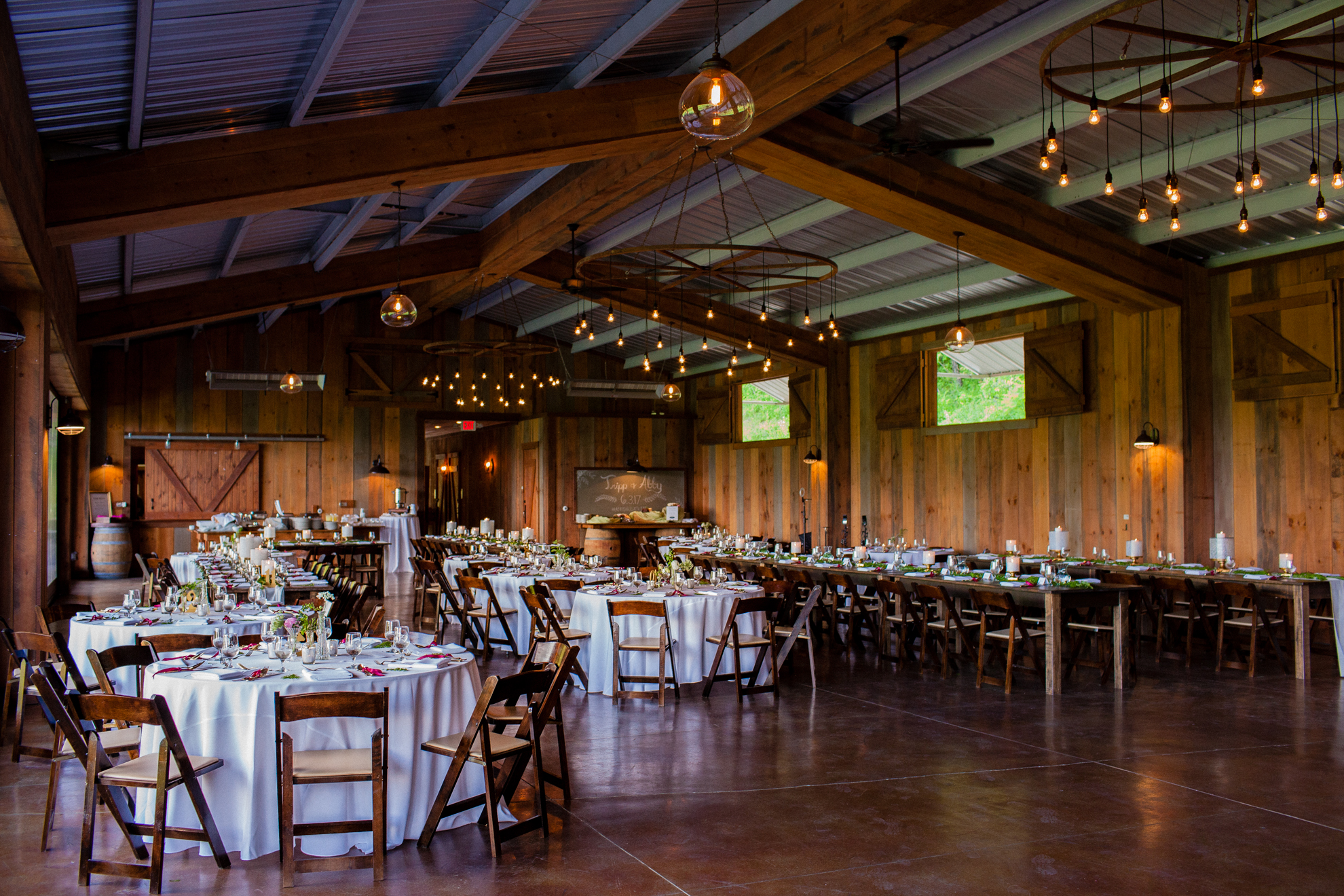 rustic vineyards at bettys creek reception lodge 