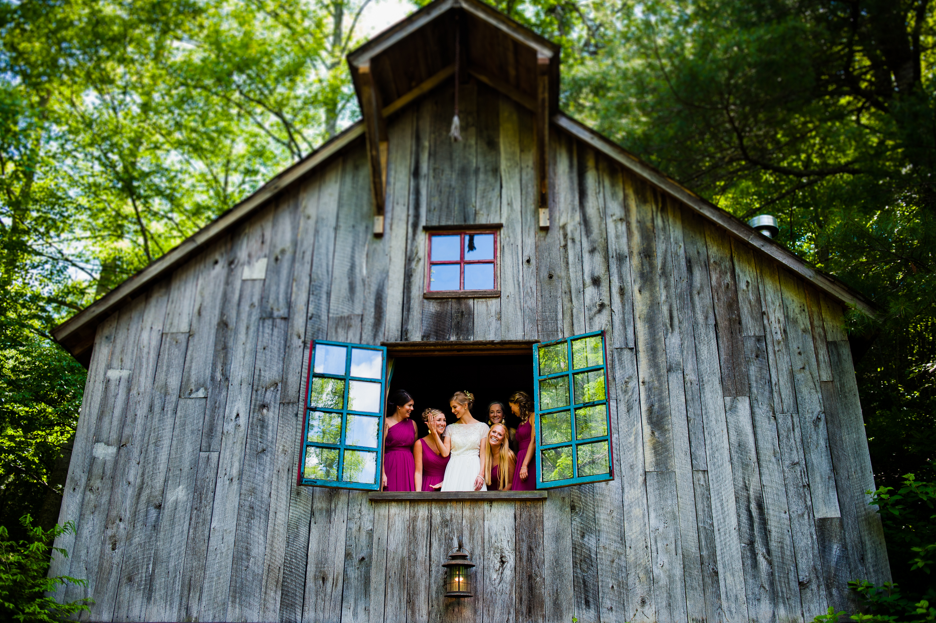 bridesmaids in the honeymoon cottage at vineyards at bettys creek 