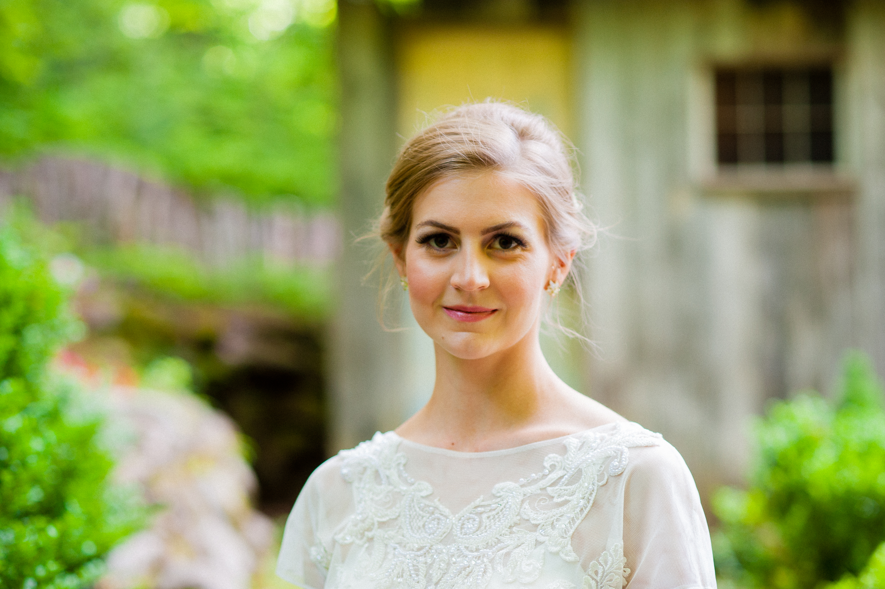 Vineyards at bettys creek bridal portrait 