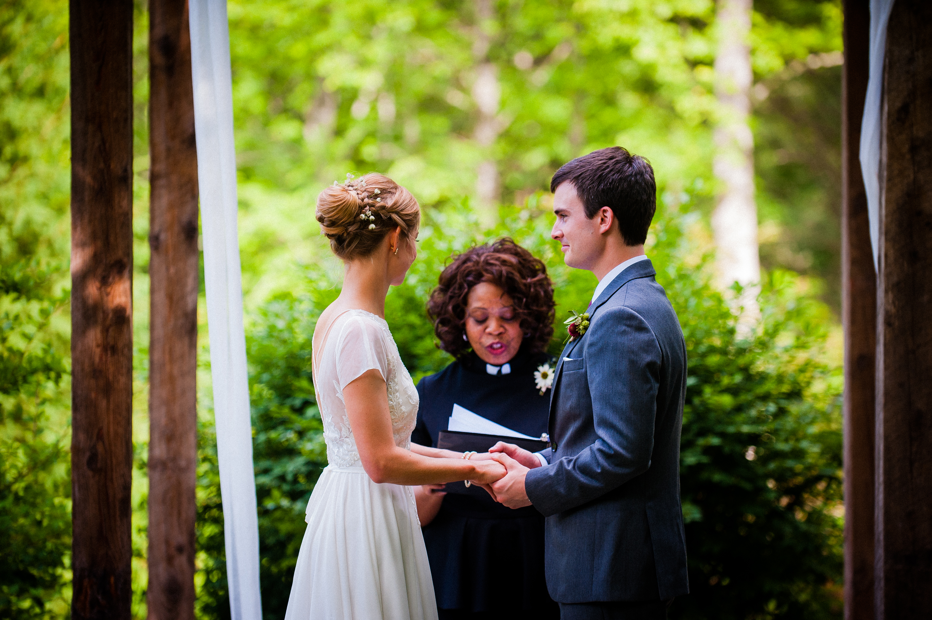 green summertime wedding at bettys creek 