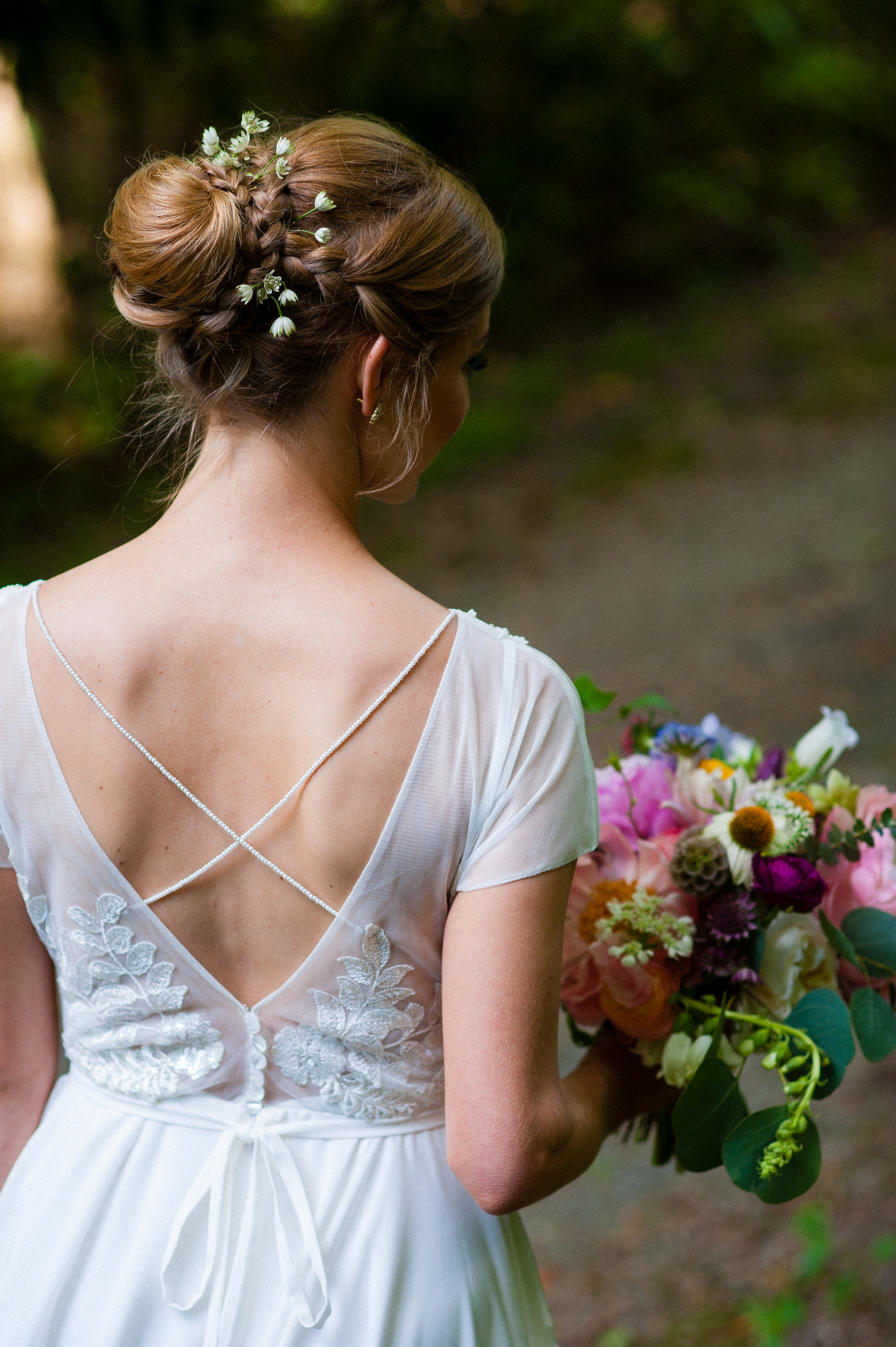 elegant bride at the vineyards at bettys creek