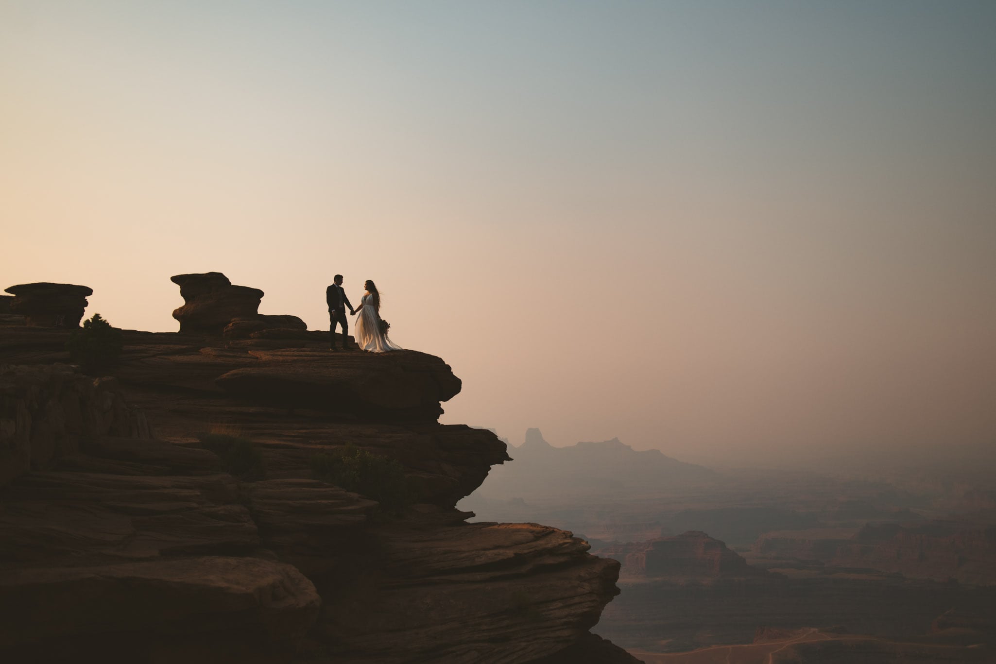 Dead Horse Point State Park silhouette of couple 