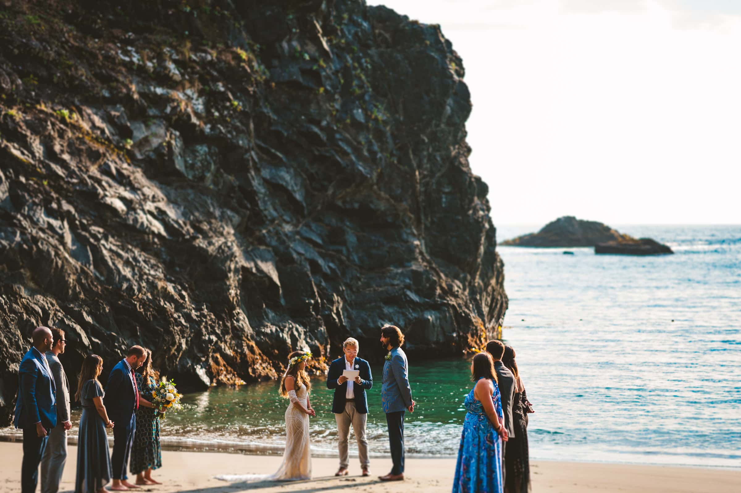 Oregon Coast elopement with family & friends